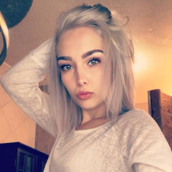 Meet your Posher, Whitney - Picture 1 of 1